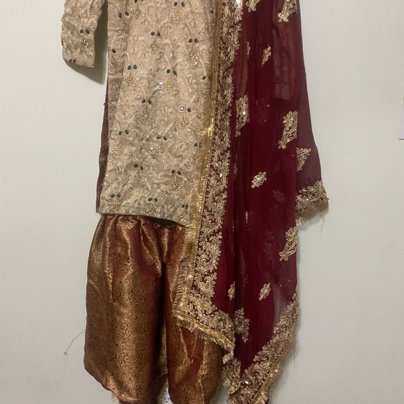 Pakistani/Indian Luxury Clothing - Picture 2 of 4